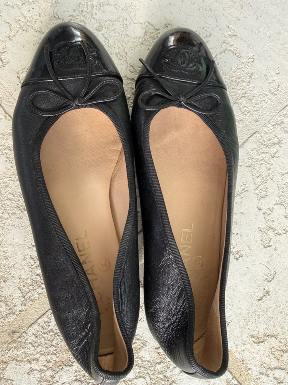 CHANEL Black Leather Cap-Toe Ballet Flats with Logo - Picture 5 of 10
